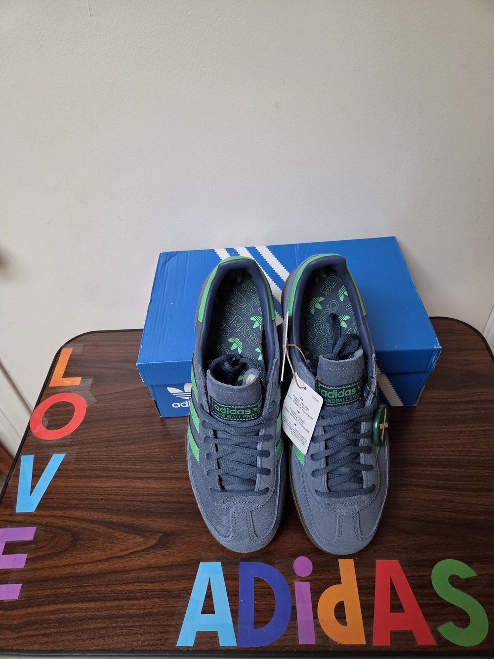 Brand New Adidas Men’s Blue Suede Spezial Sneakers with Green Stripes - Picture 3 of 8